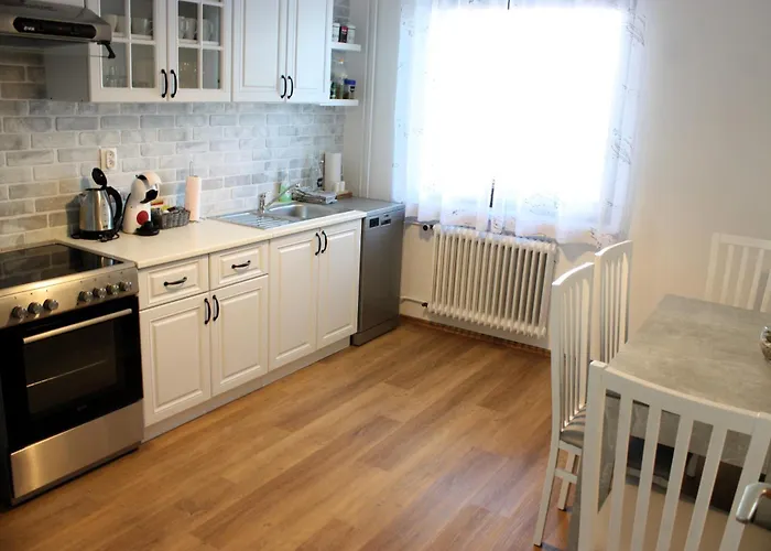 Jona, Lejlighed Bled